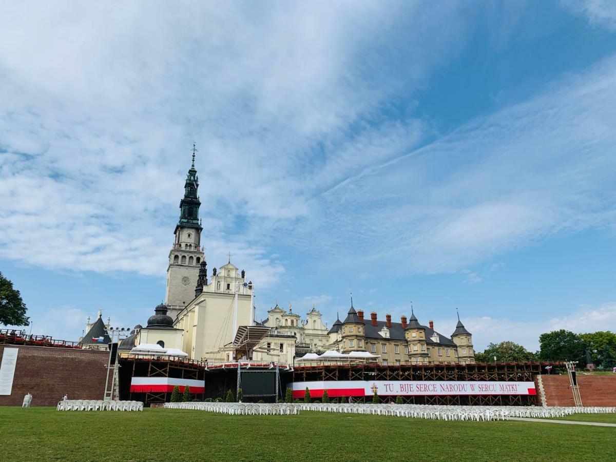 Dom Pielgrzyma Schr Hotel Grabowka Exterior photo